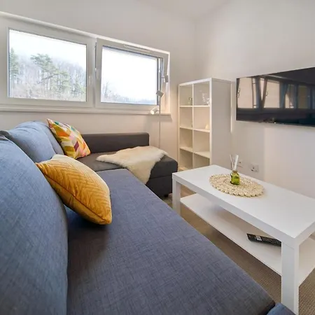 Ruby Apartment *